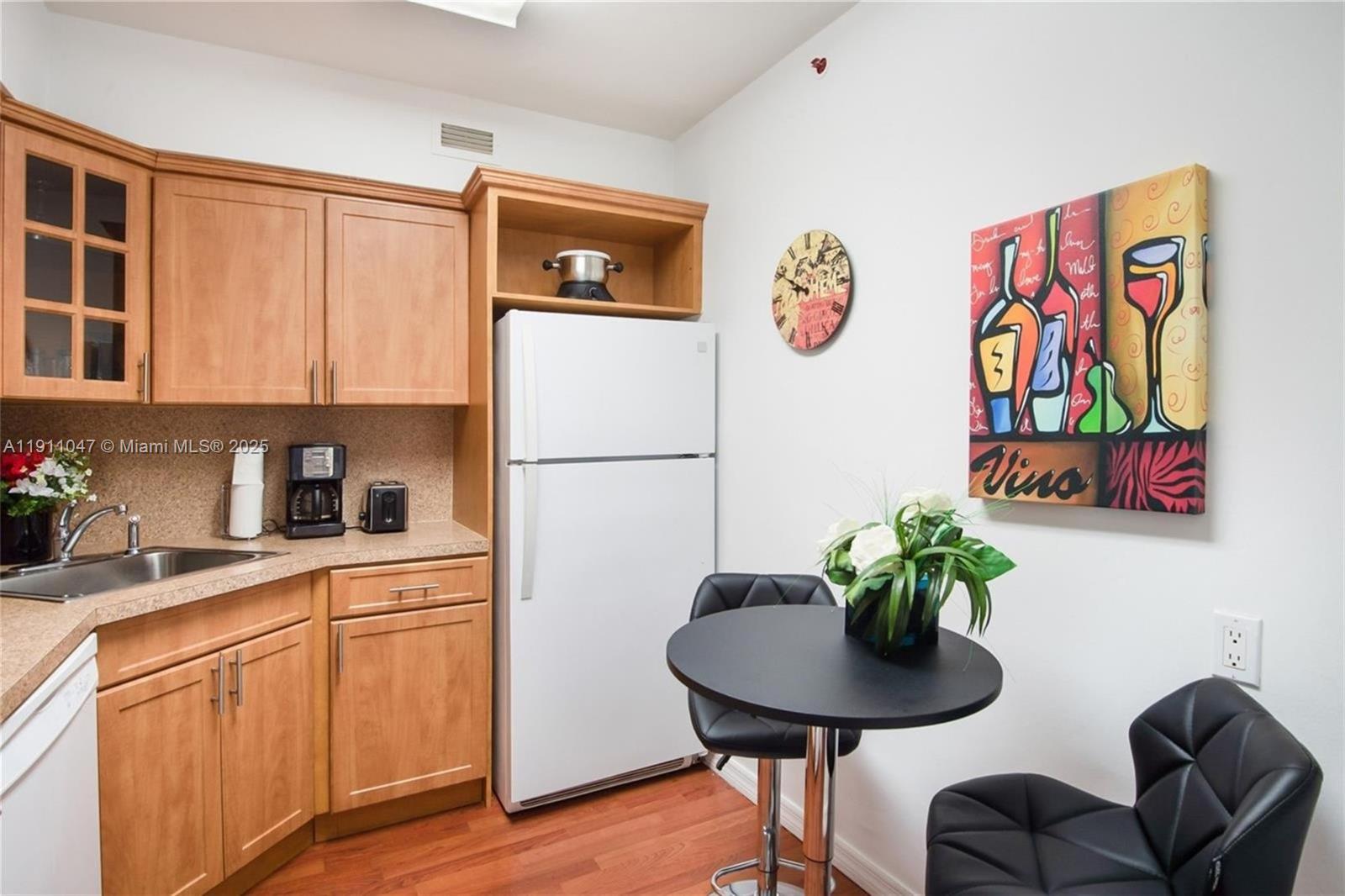 5600 CONDO - Residential Lease