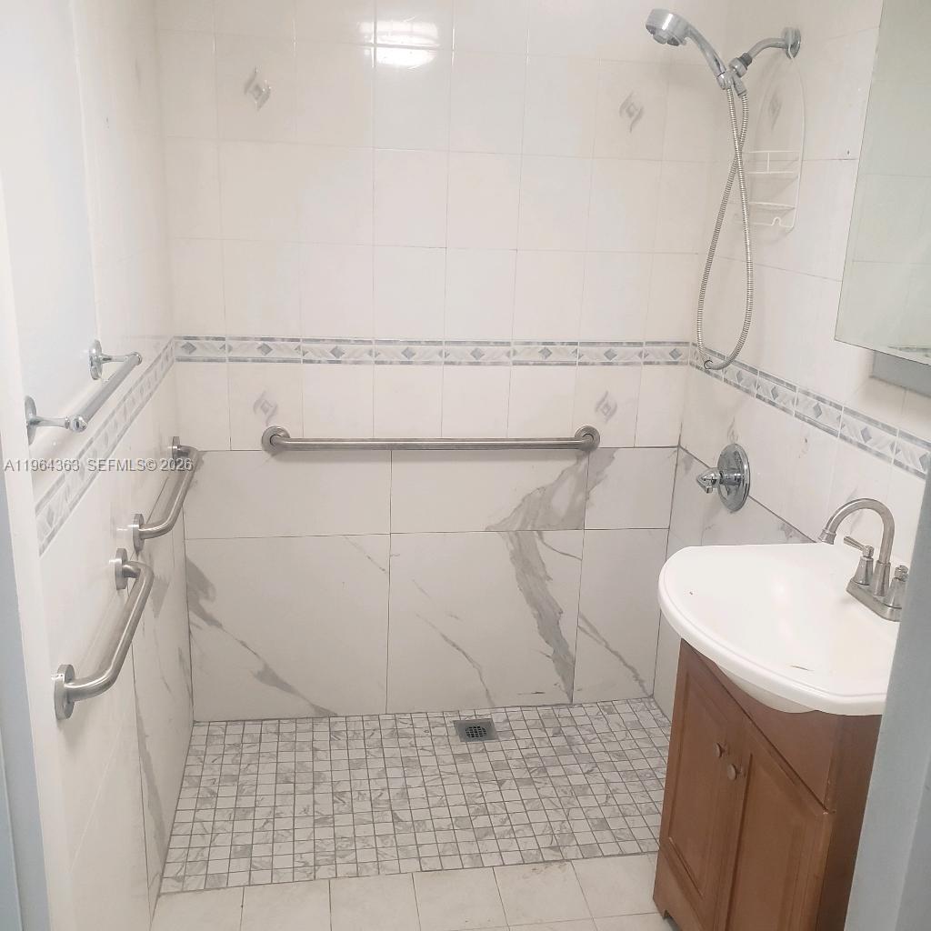 FIRST MOORINGS CONDO - Residential