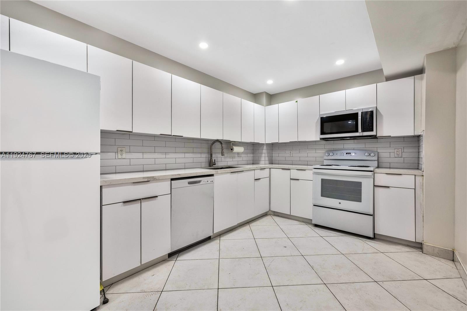 CORINTHIAN CONDO - Residential