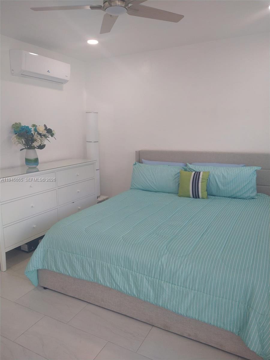 PASADENA GARDEN APARTMENT - Residential