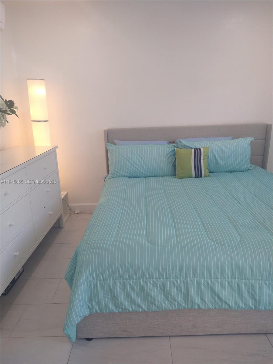 PASADENA GARDEN APARTMENT - Residential