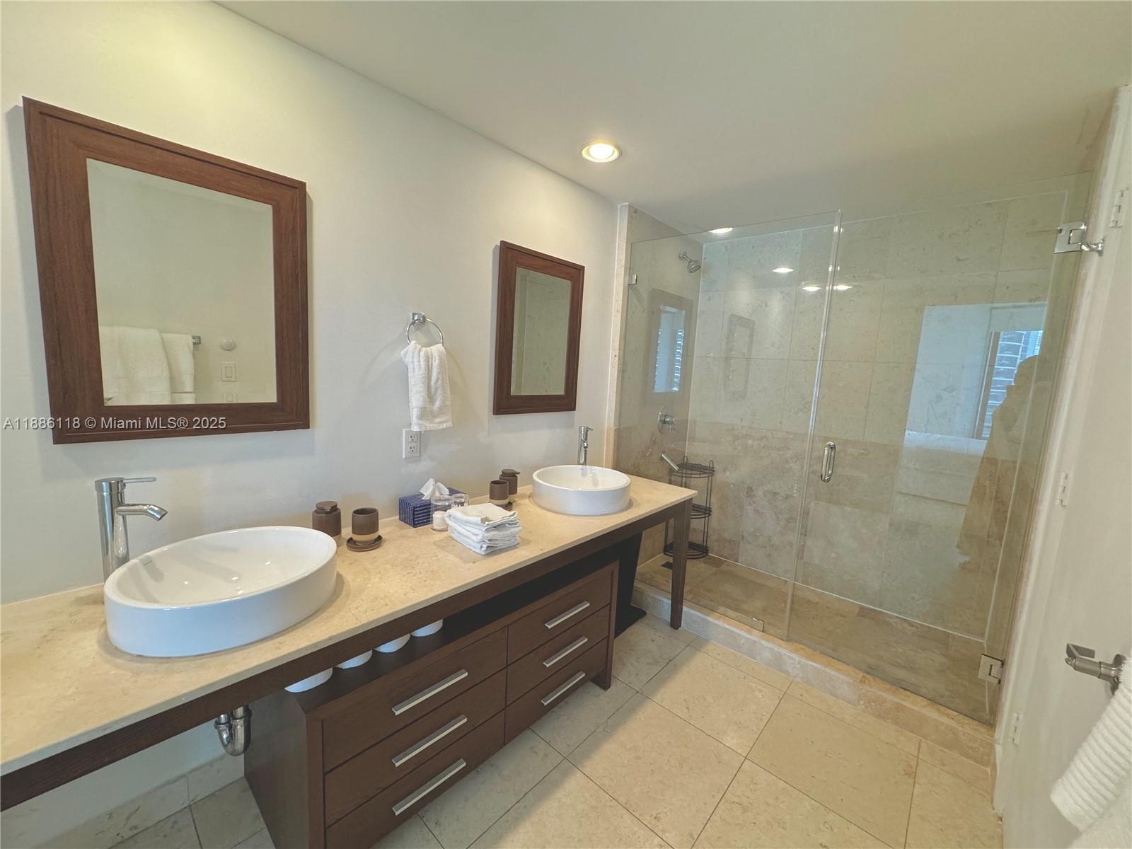 ICONBRICKELL CONDO NO 1 - Residential Lease