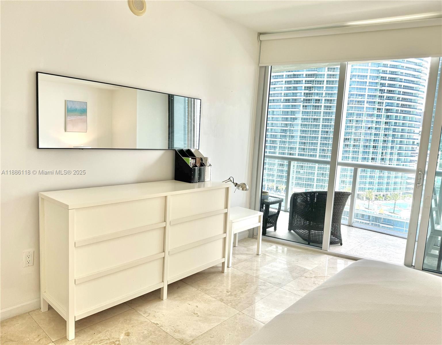 ICONBRICKELL CONDO NO 1 - Residential Lease