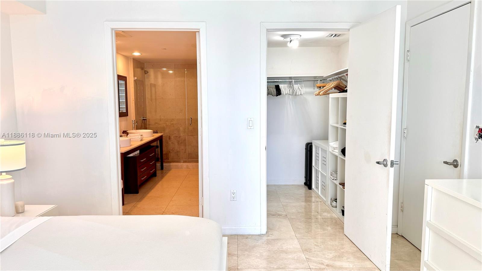 ICONBRICKELL CONDO NO 1 - Residential Lease