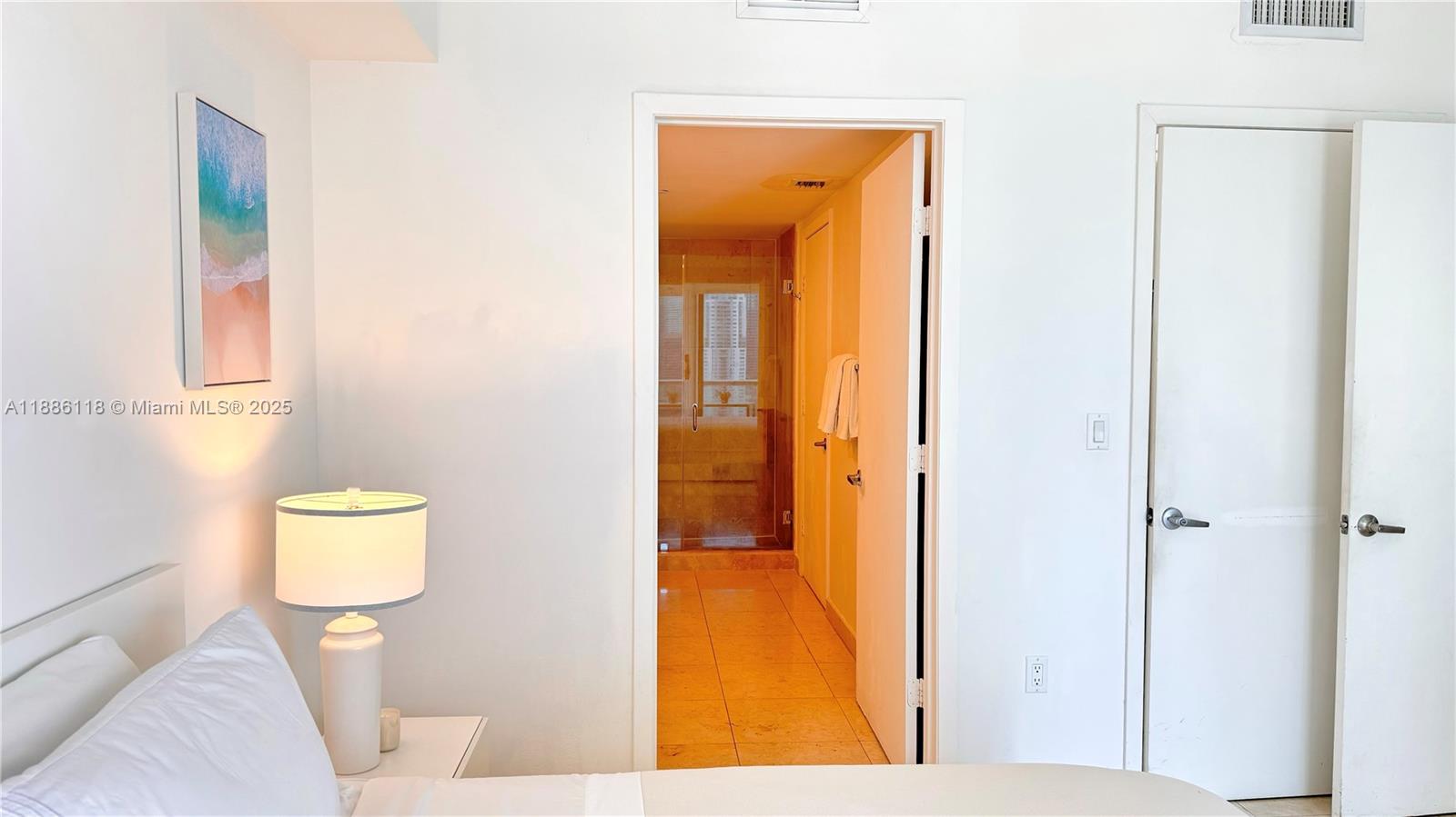 ICONBRICKELL CONDO NO 1 - Residential Lease