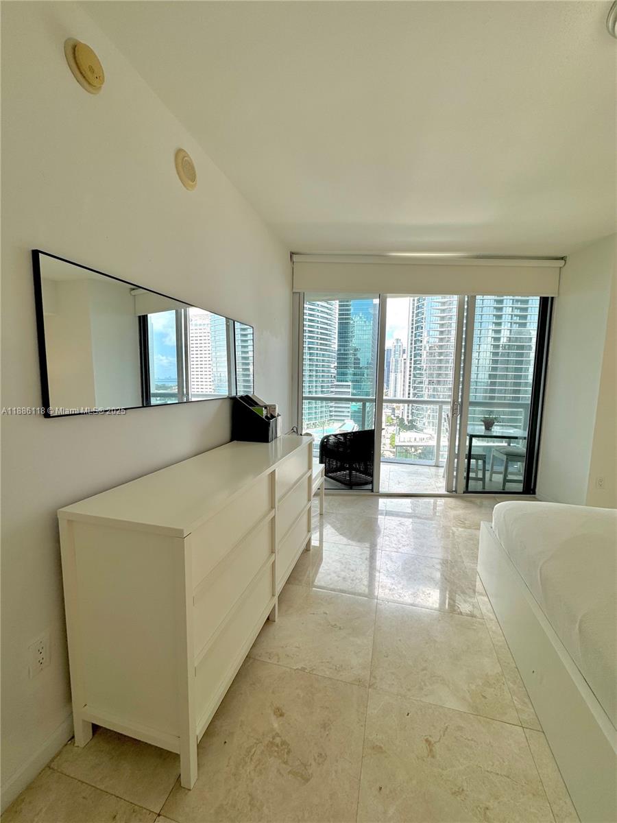 ICONBRICKELL CONDO NO 1 - Residential Lease