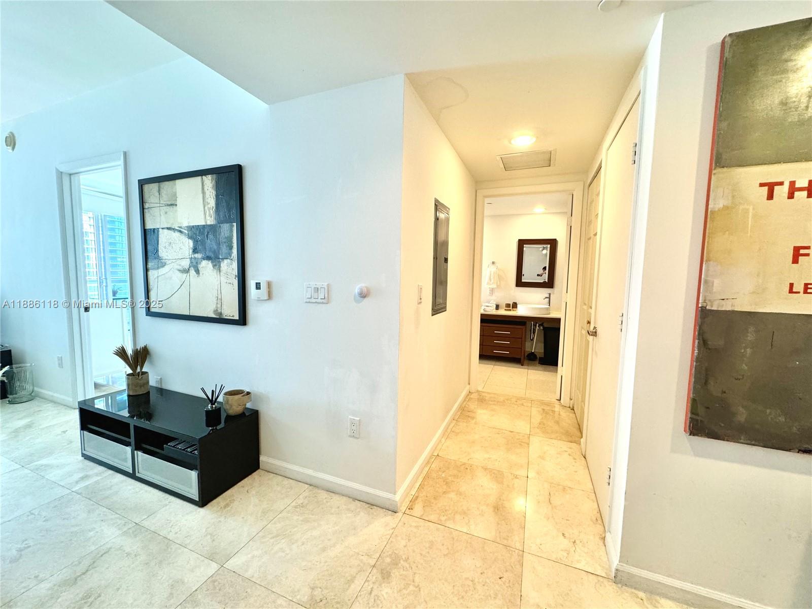 ICONBRICKELL CONDO NO 1 - Residential Lease