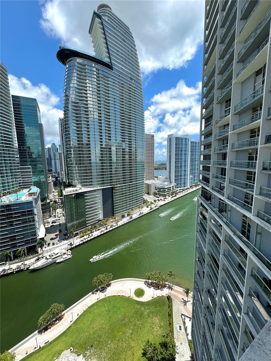 475 Brickell Ave 2512