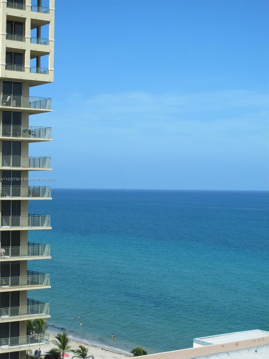 Hallandale Beach, Florida 33009, United States, 1 Bedroom Bedrooms, ,1 BathroomBathrooms,Residential,Active,72163