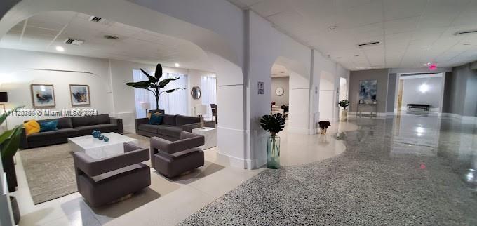 Hallandale Beach, Florida 33009, United States, 1 Bedroom Bedrooms, ,1 BathroomBathrooms,Residential,Active,72163