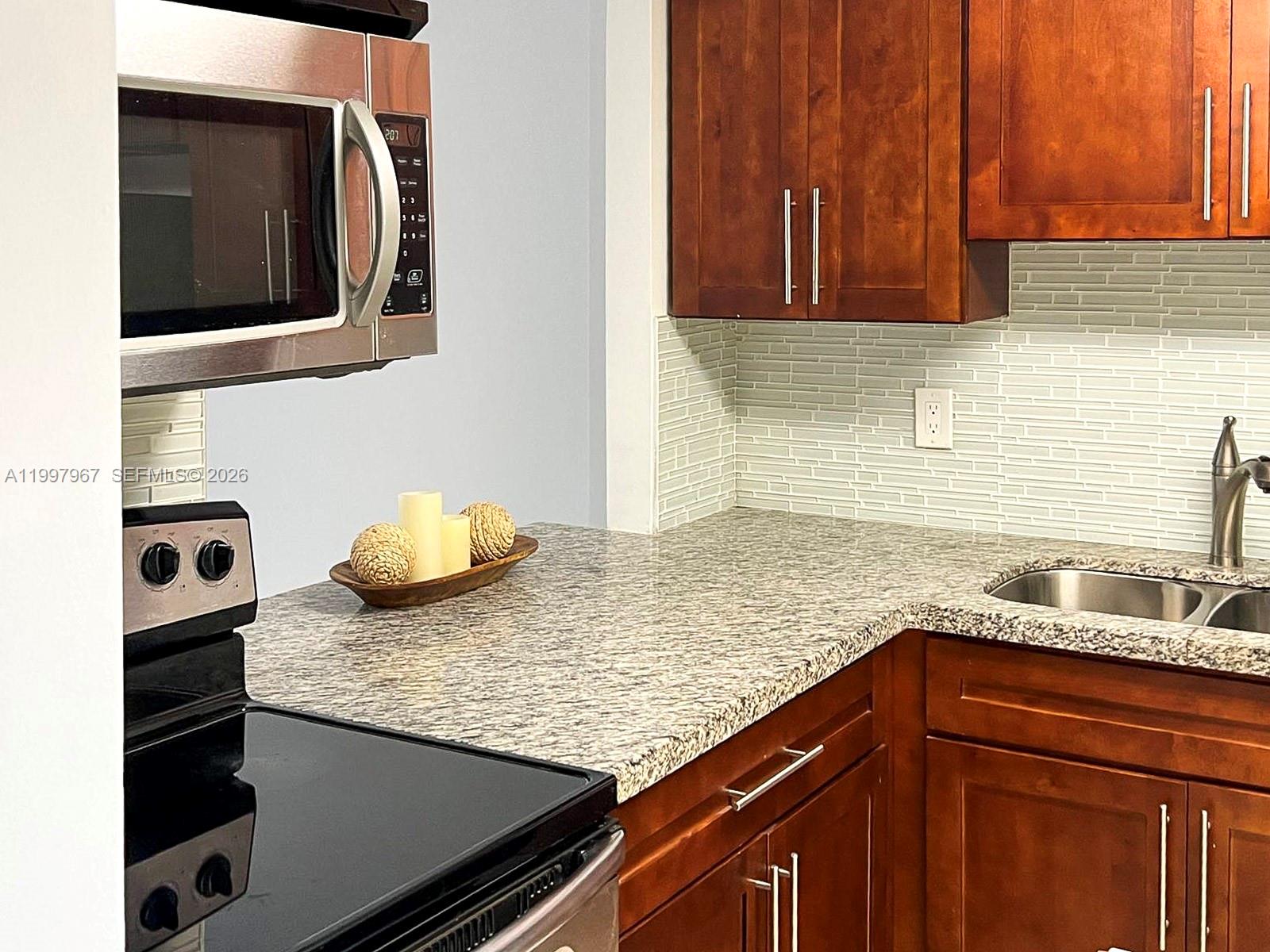 TURF CONDO - Residential Lease