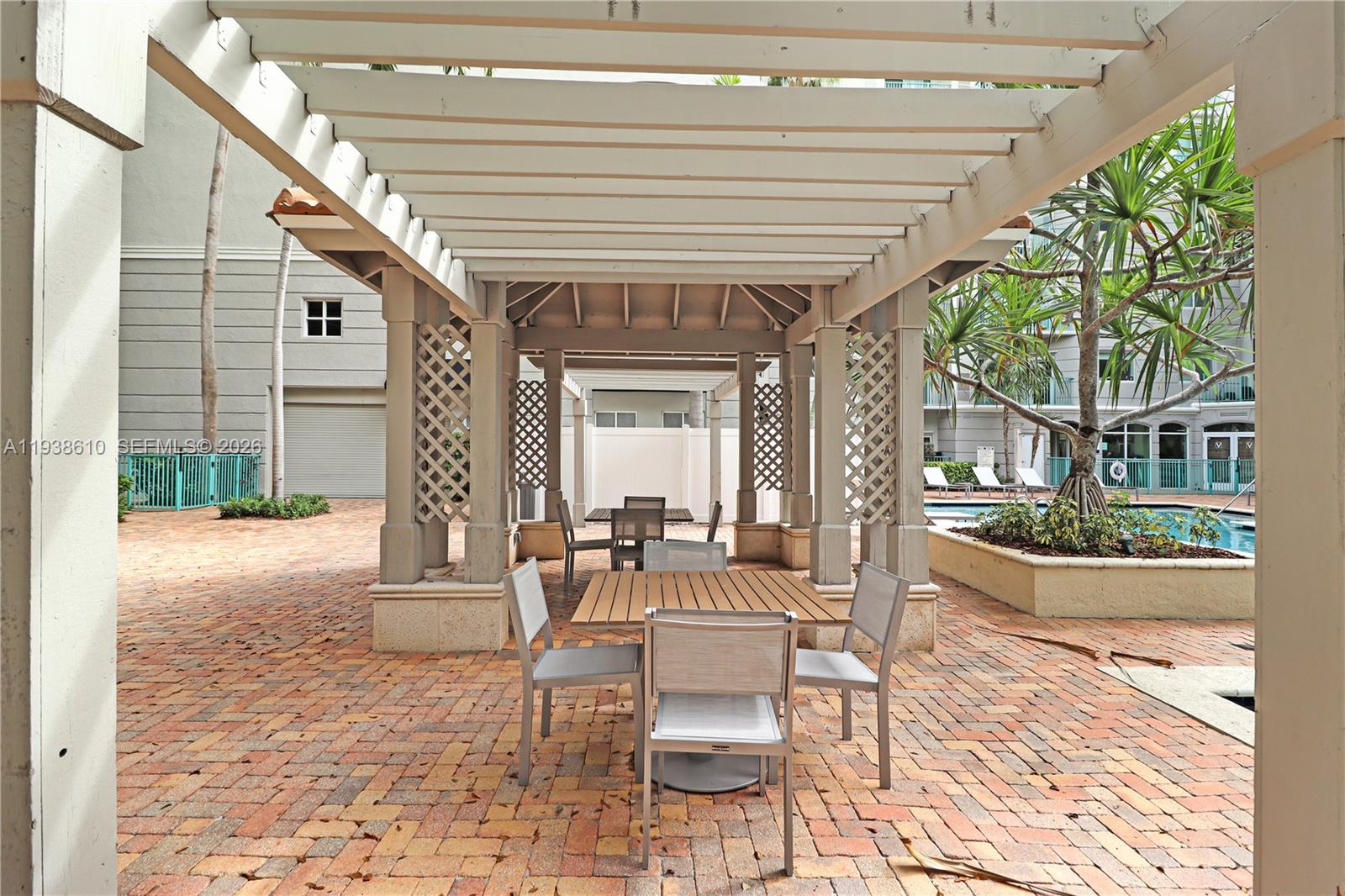 VALENCIA CONDO - Residential