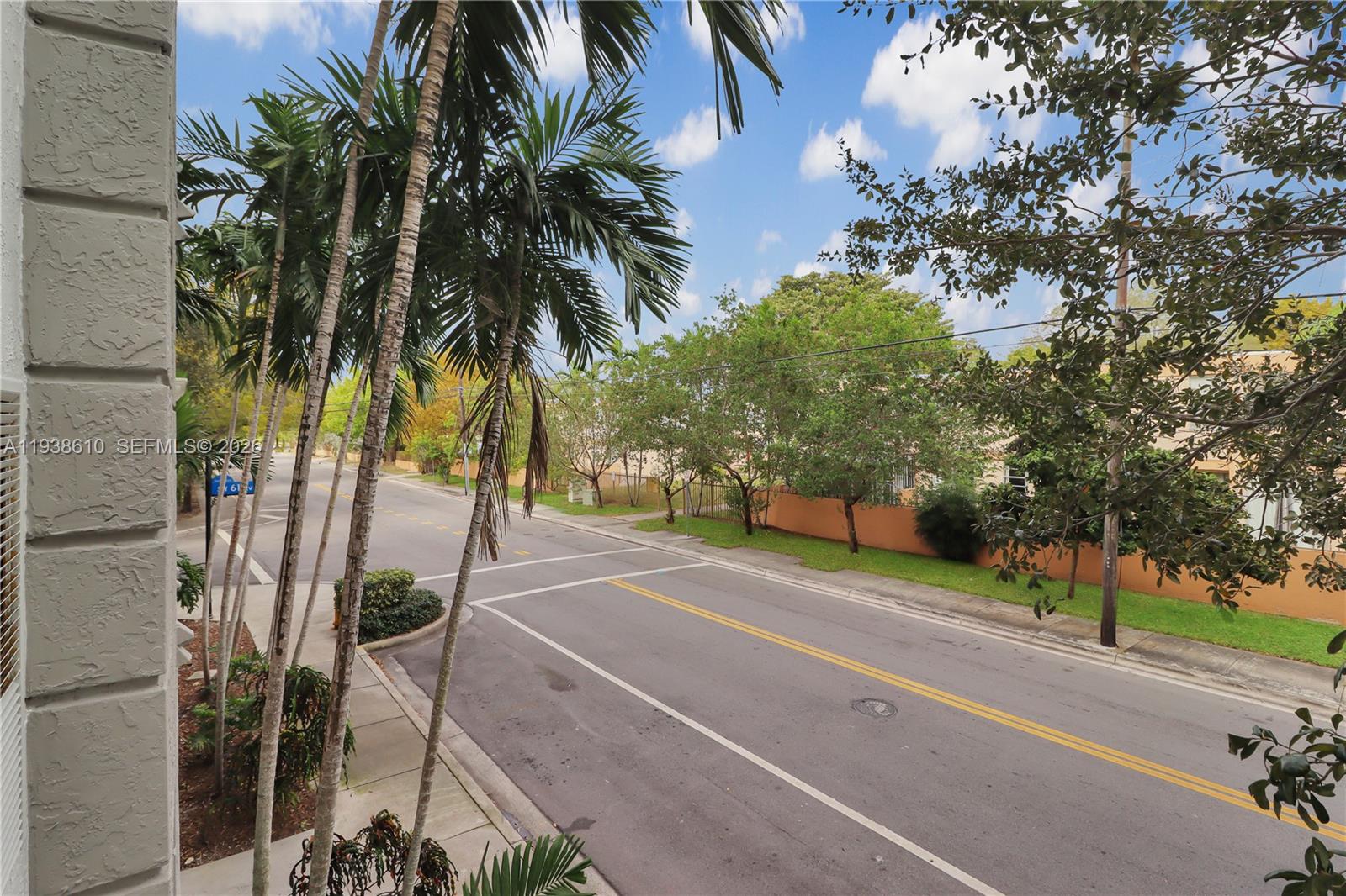 VALENCIA CONDO - Residential