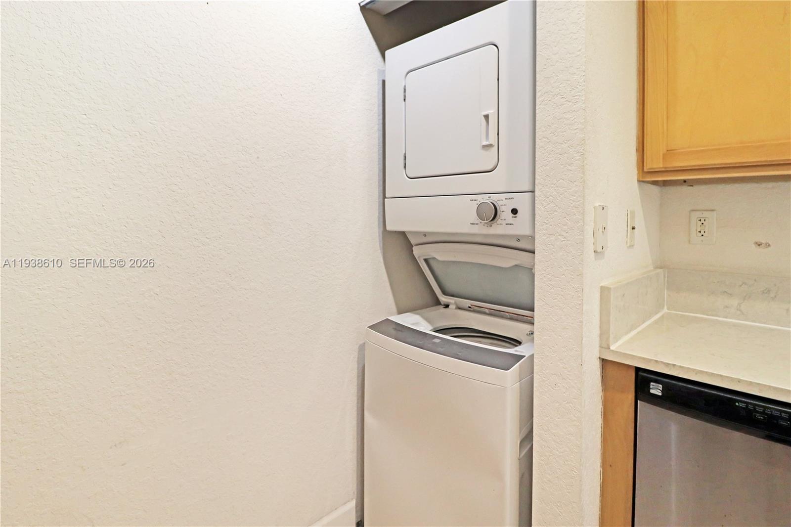 VALENCIA CONDO - Residential