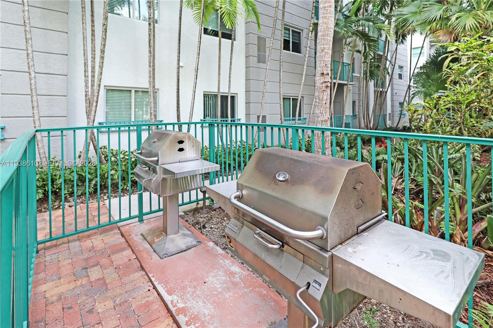 VALENCIA CONDO - Residential