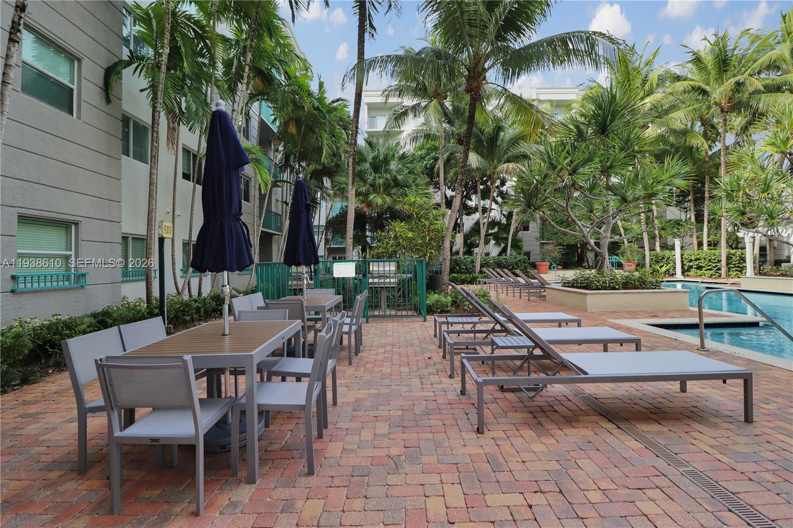 VALENCIA CONDO - Residential