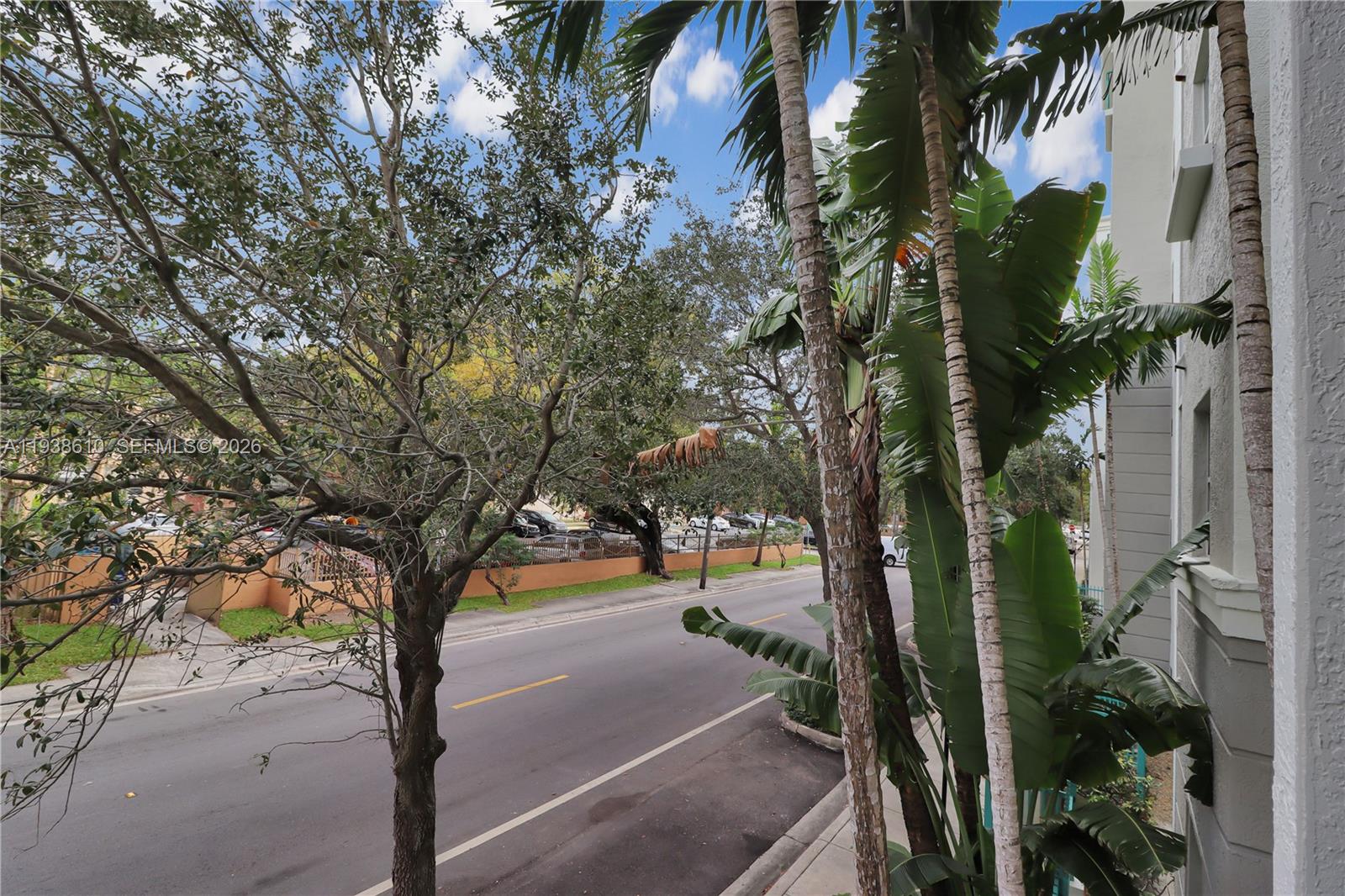 VALENCIA CONDO - Residential