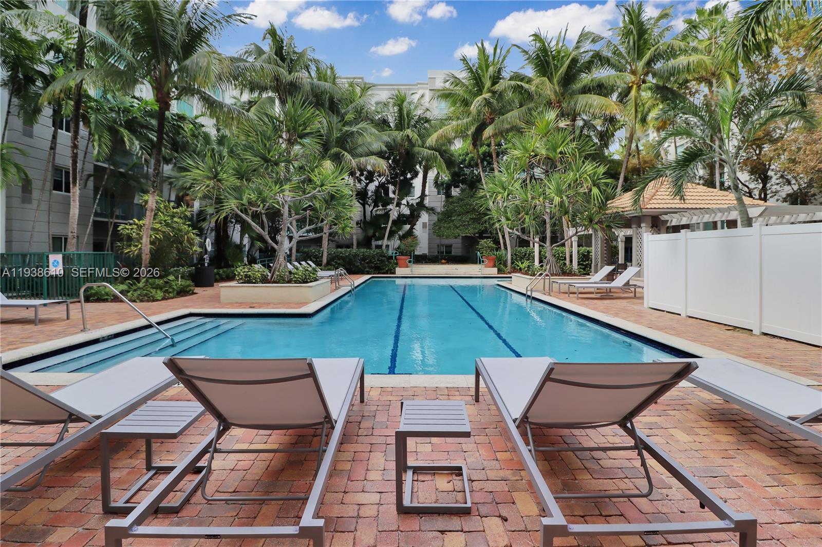 VALENCIA CONDO - Residential