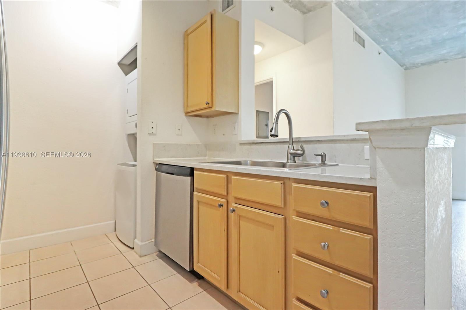 VALENCIA CONDO - Residential