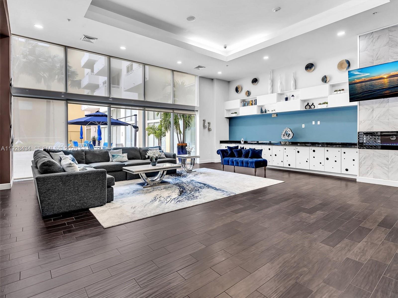 VENTURE AT AVENTURA EAST - Residential Lease