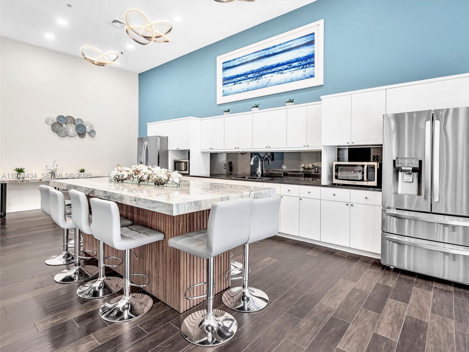 VENTURE AT AVENTURA EAST - Residential Lease