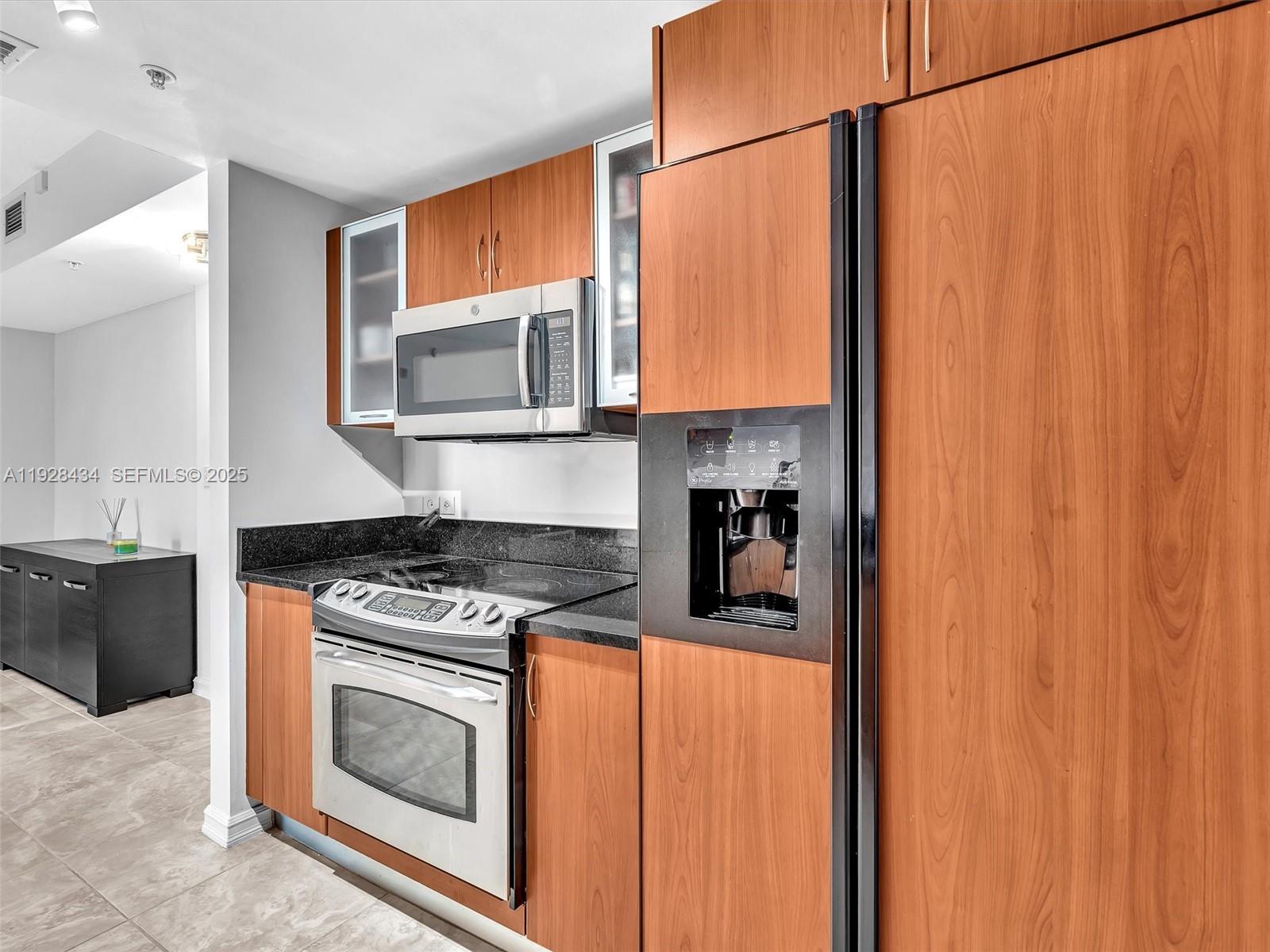 VENTURE AT AVENTURA EAST - Residential Lease