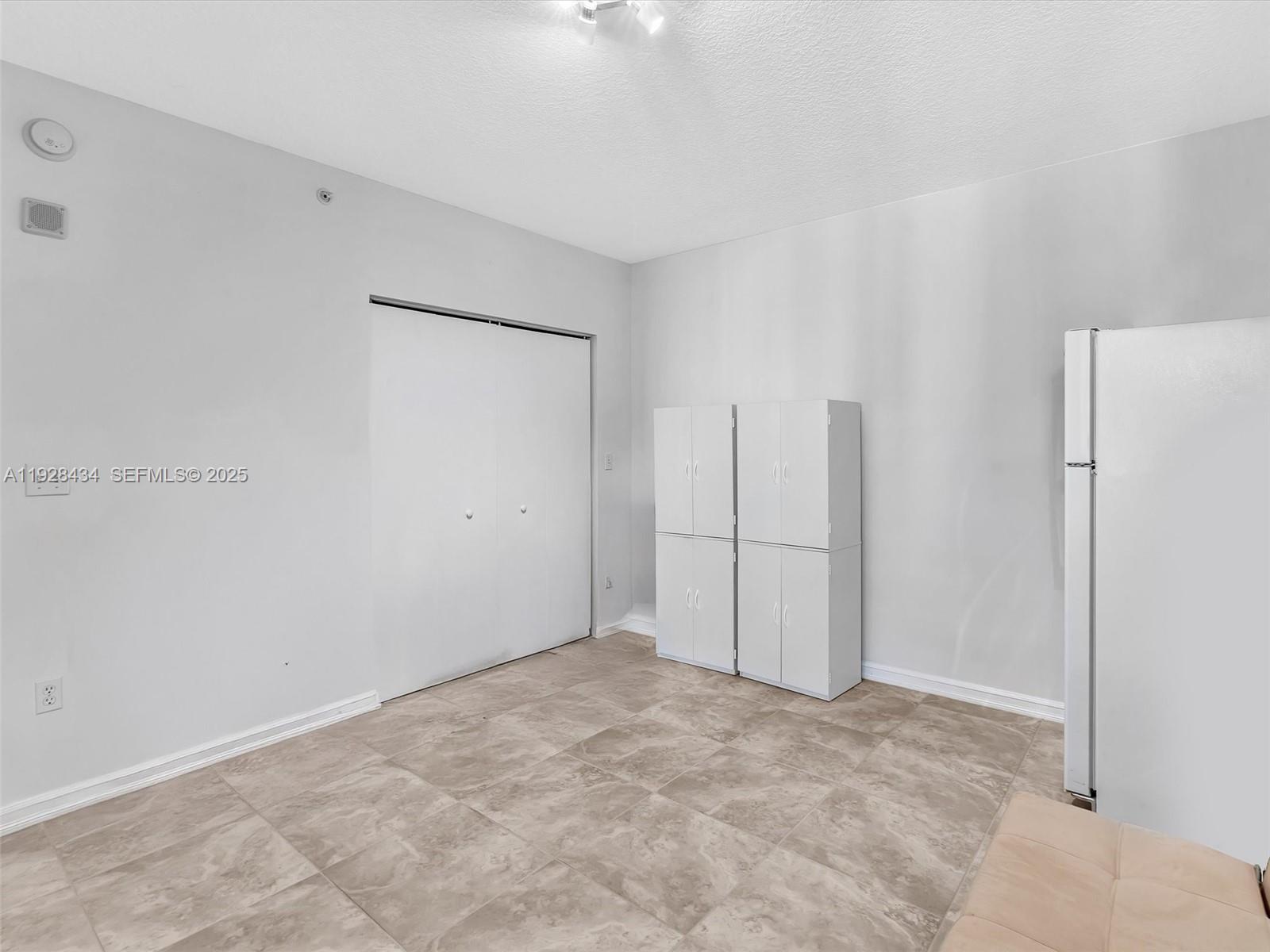 VENTURE AT AVENTURA EAST - Residential Lease