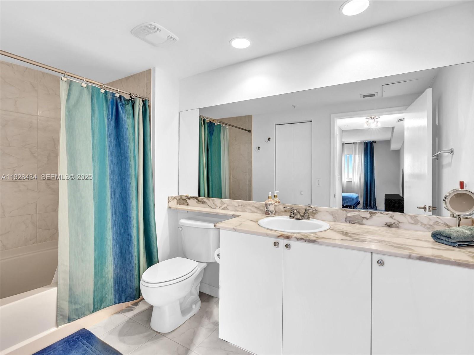 VENTURE AT AVENTURA EAST - Residential Lease