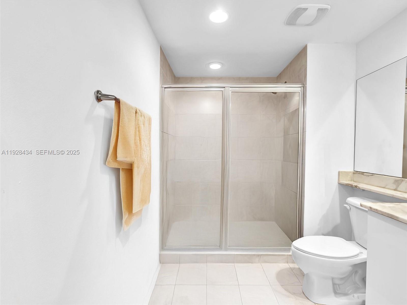 VENTURE AT AVENTURA EAST - Residential Lease