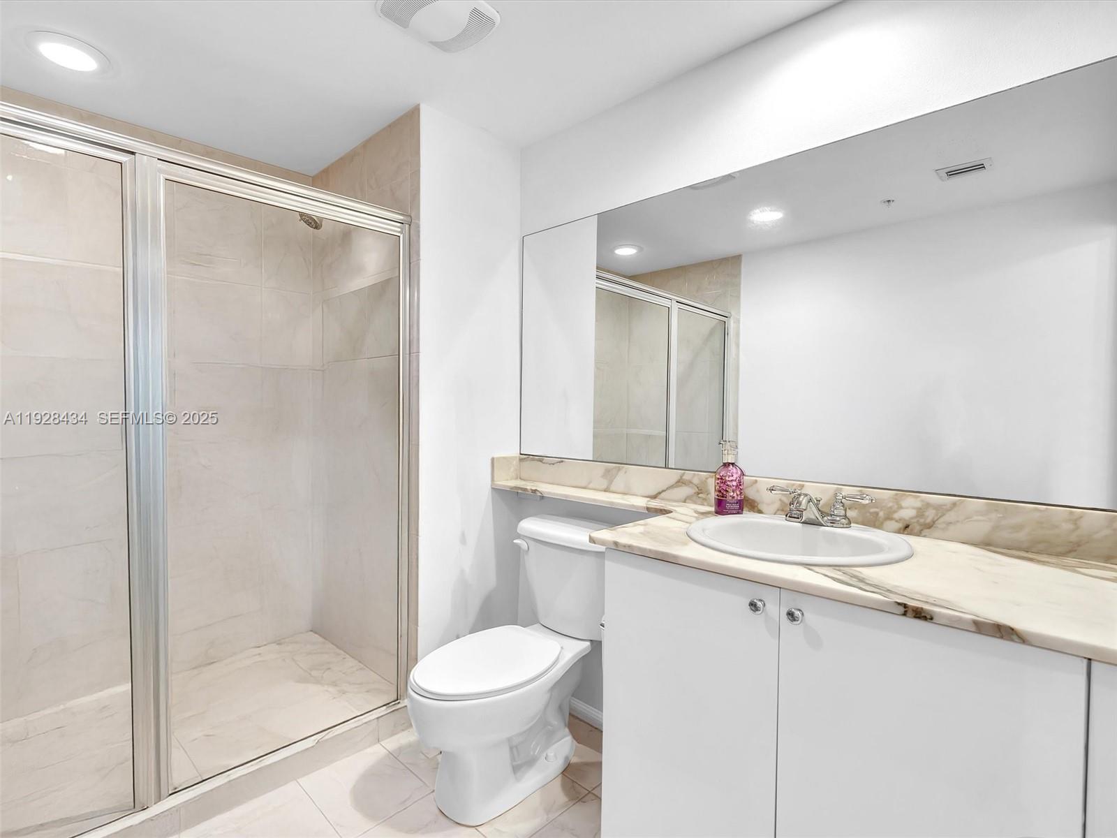 VENTURE AT AVENTURA EAST - Residential Lease