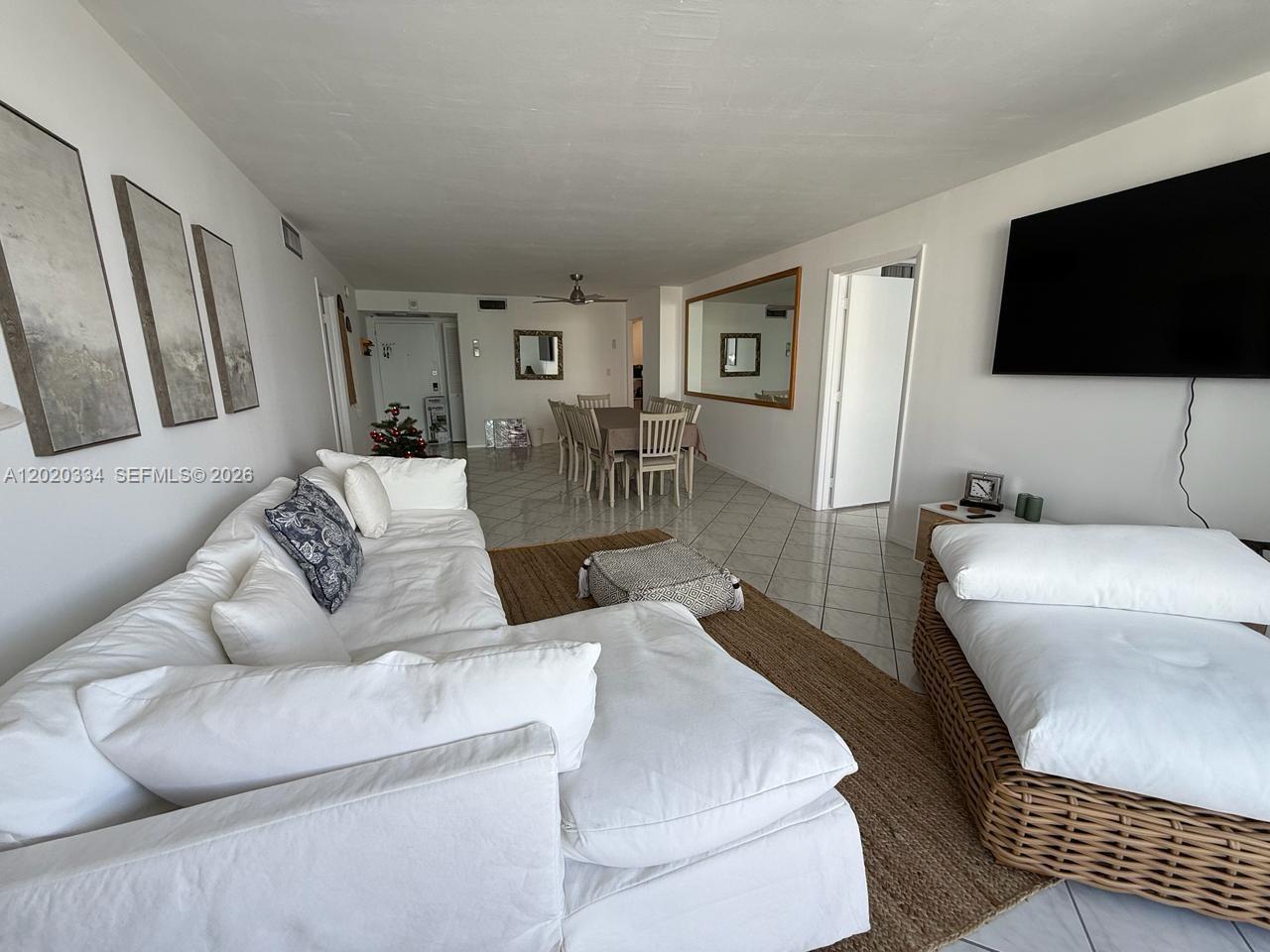 6039 Collins Ave 1236