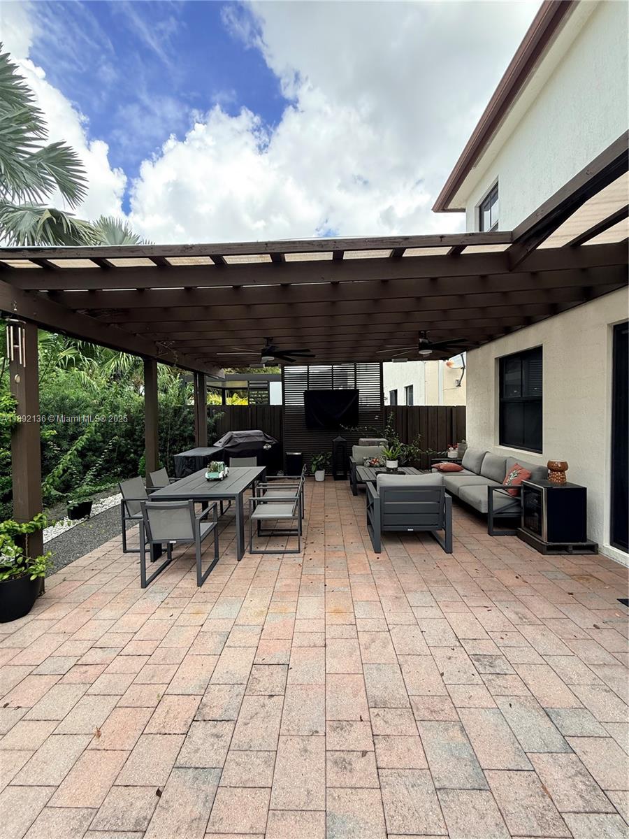ISLES AT GRAND BAY - Residential Lease
