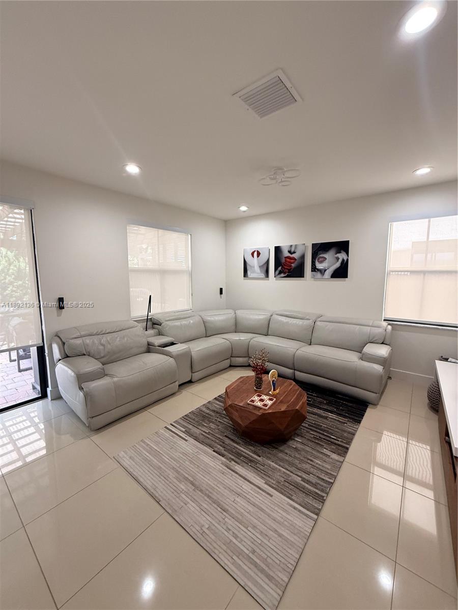 ISLES AT GRAND BAY - Residential Lease
