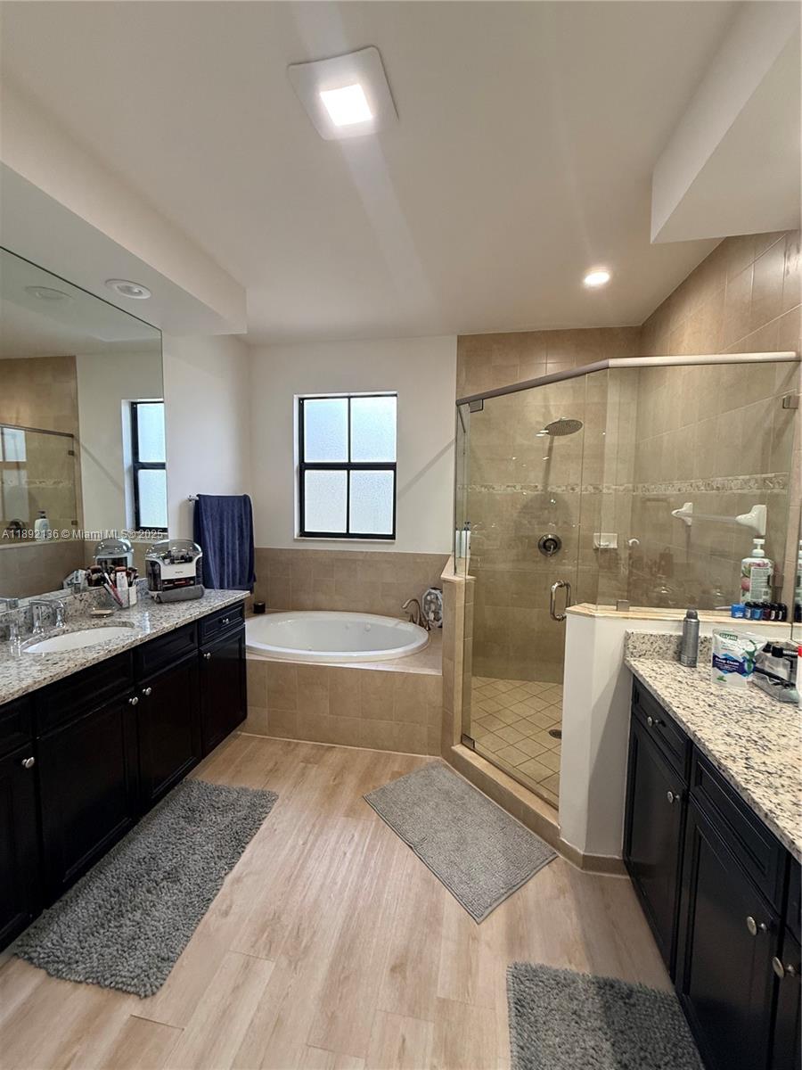 ISLES AT GRAND BAY - Residential Lease