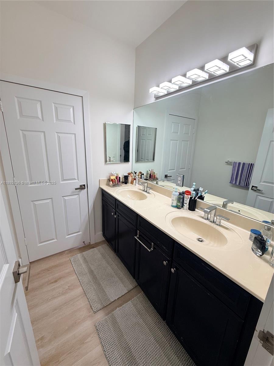 ISLES AT GRAND BAY - Residential Lease