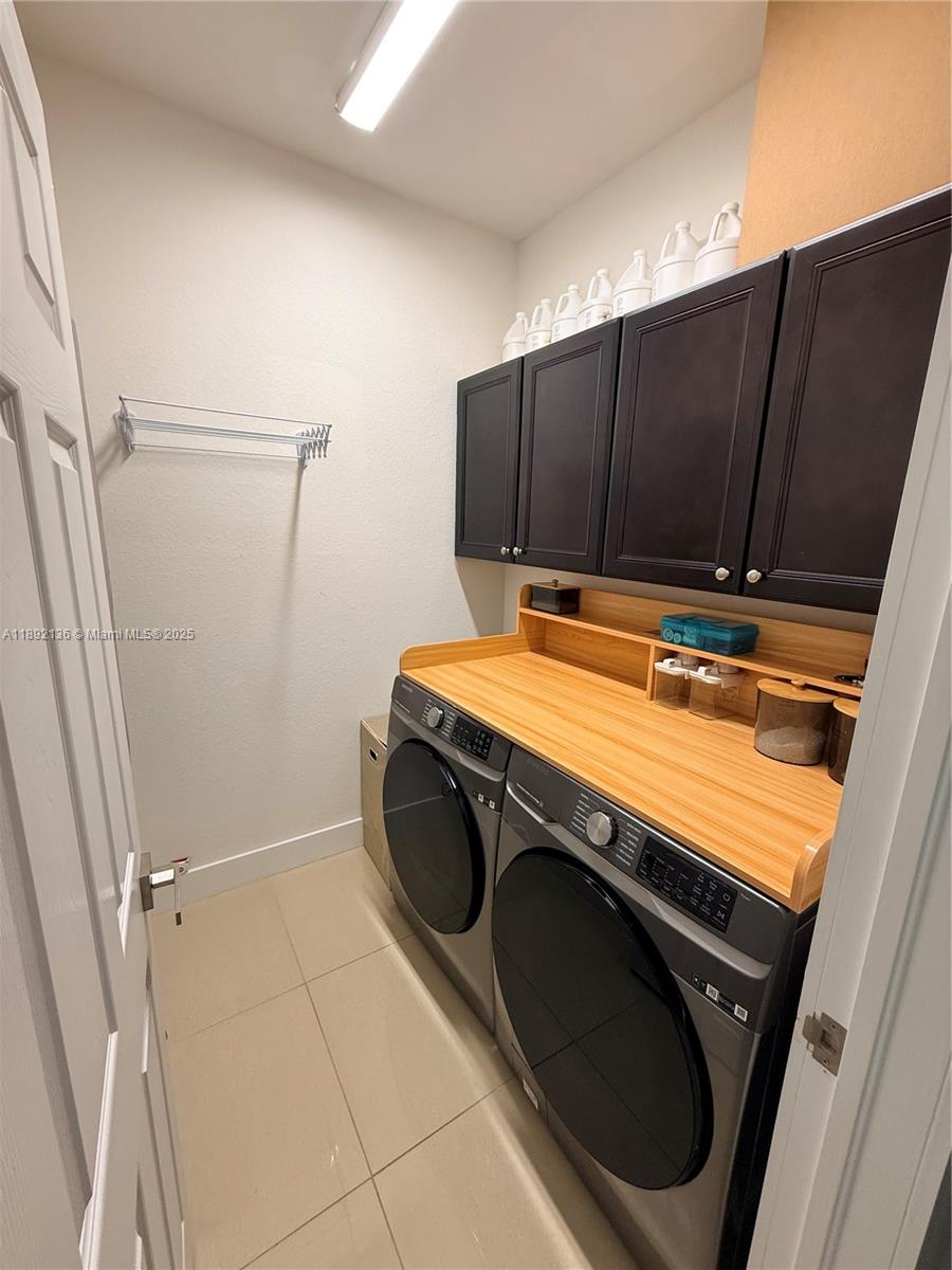ISLES AT GRAND BAY - Residential Lease