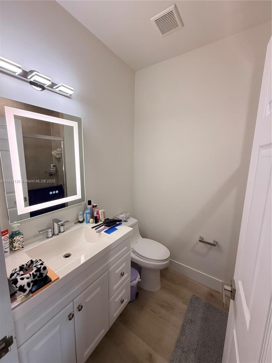 ISLES AT GRAND BAY - Residential Lease