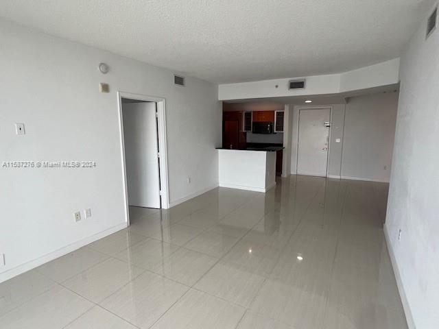 VENTURE AT AVENTURA EAST - Residential Lease