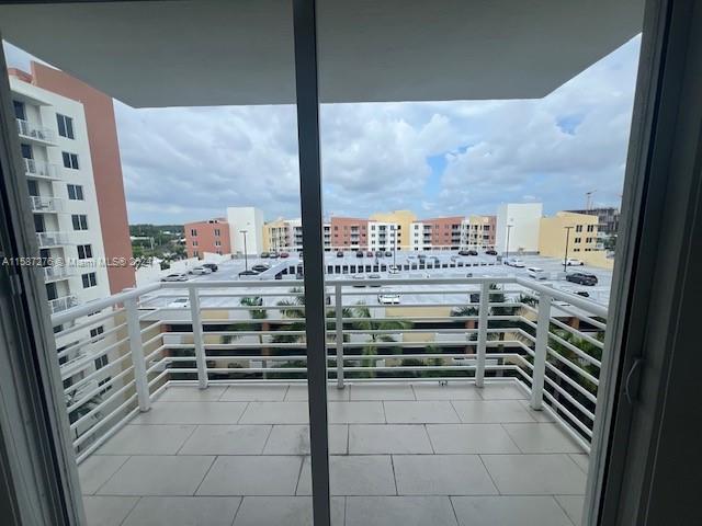 VENTURE AT AVENTURA EAST - Residential Lease