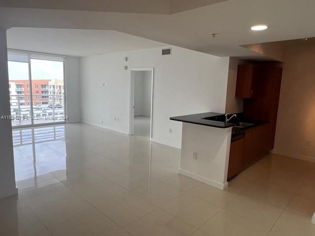 VENTURE AT AVENTURA EAST - Residential Lease