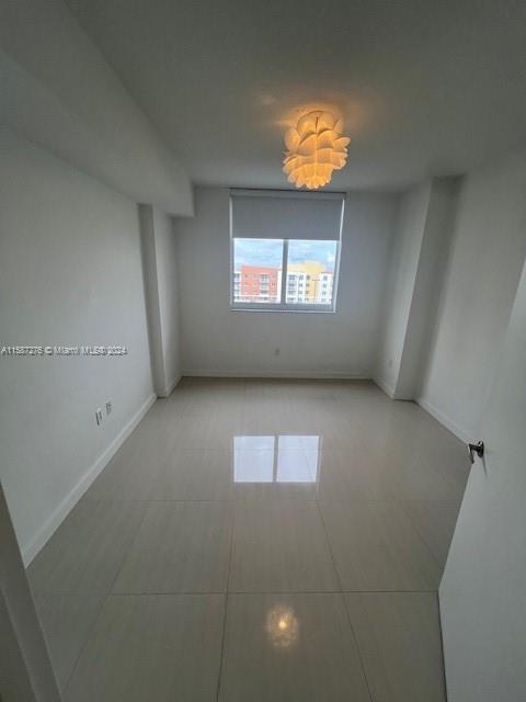 VENTURE AT AVENTURA EAST - Residential Lease