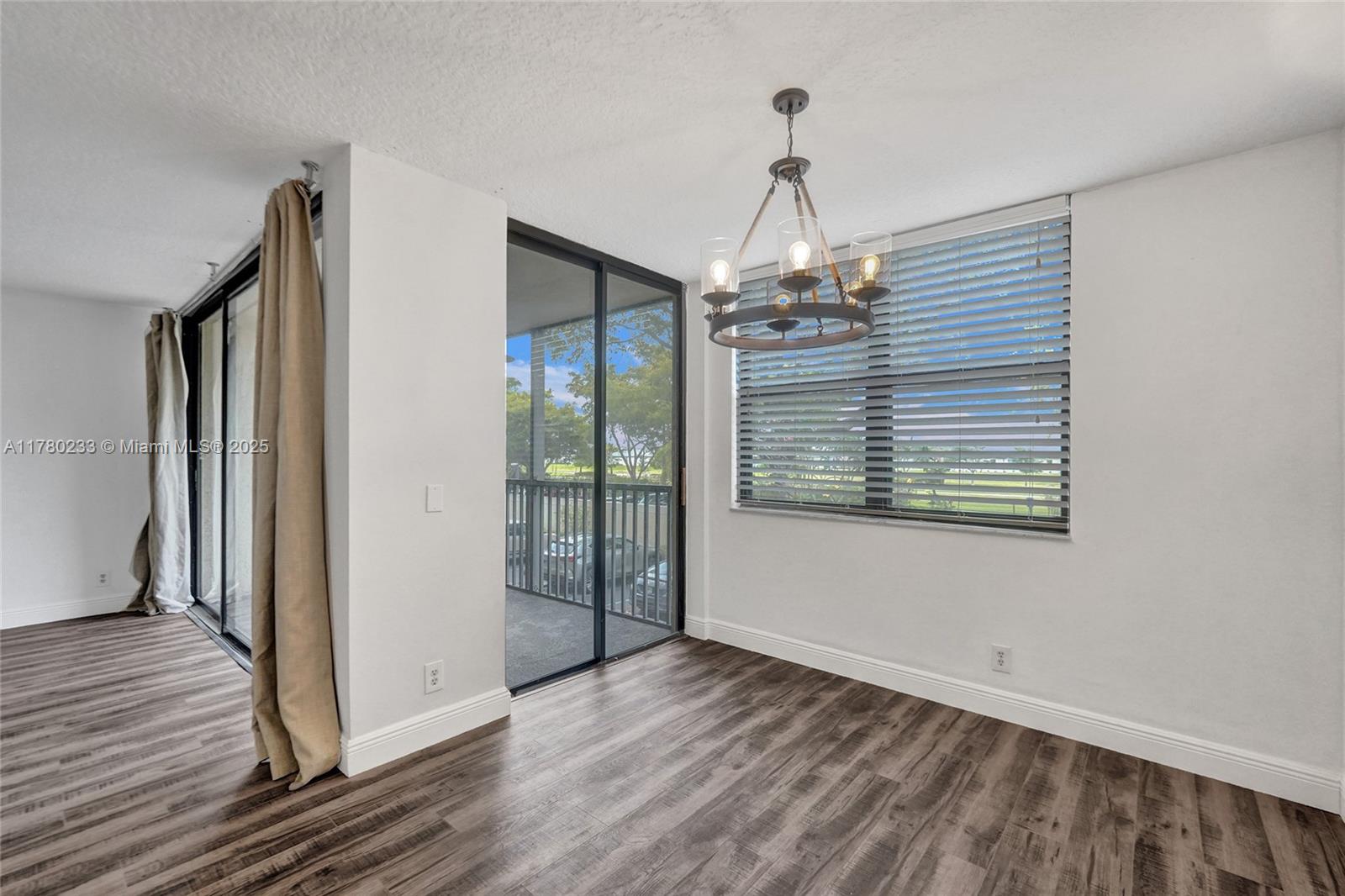 LAKE EMERALD CONDOMINIUM - Residential