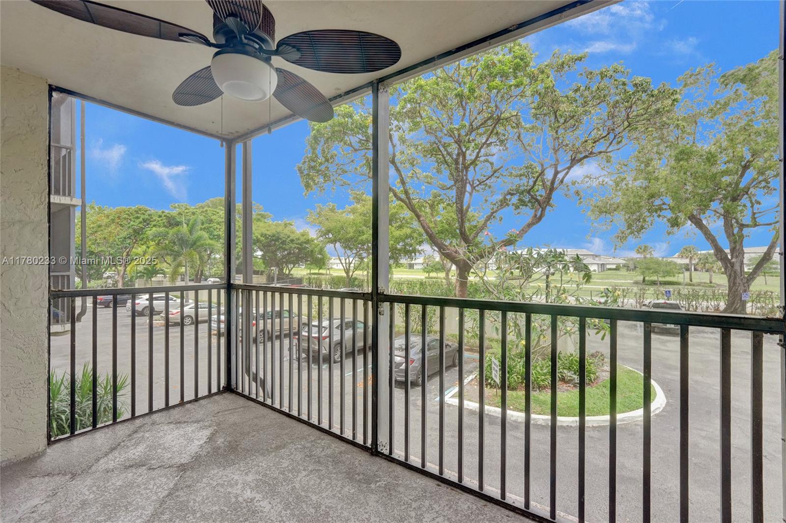 LAKE EMERALD CONDOMINIUM - Residential