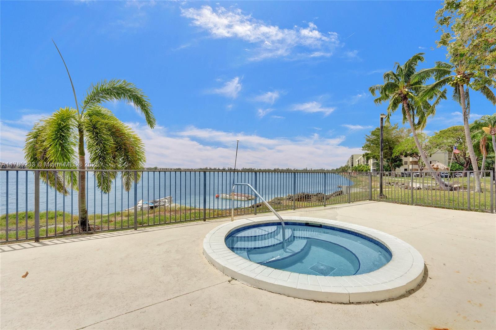 LAKE EMERALD CONDOMINIUM - Residential
