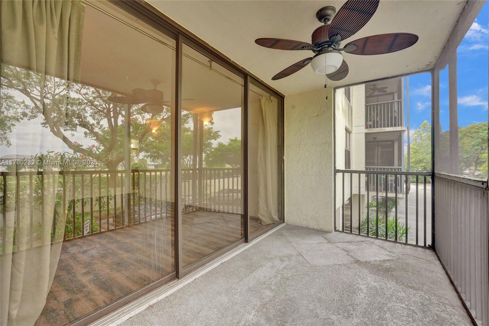 LAKE EMERALD CONDOMINIUM - Residential