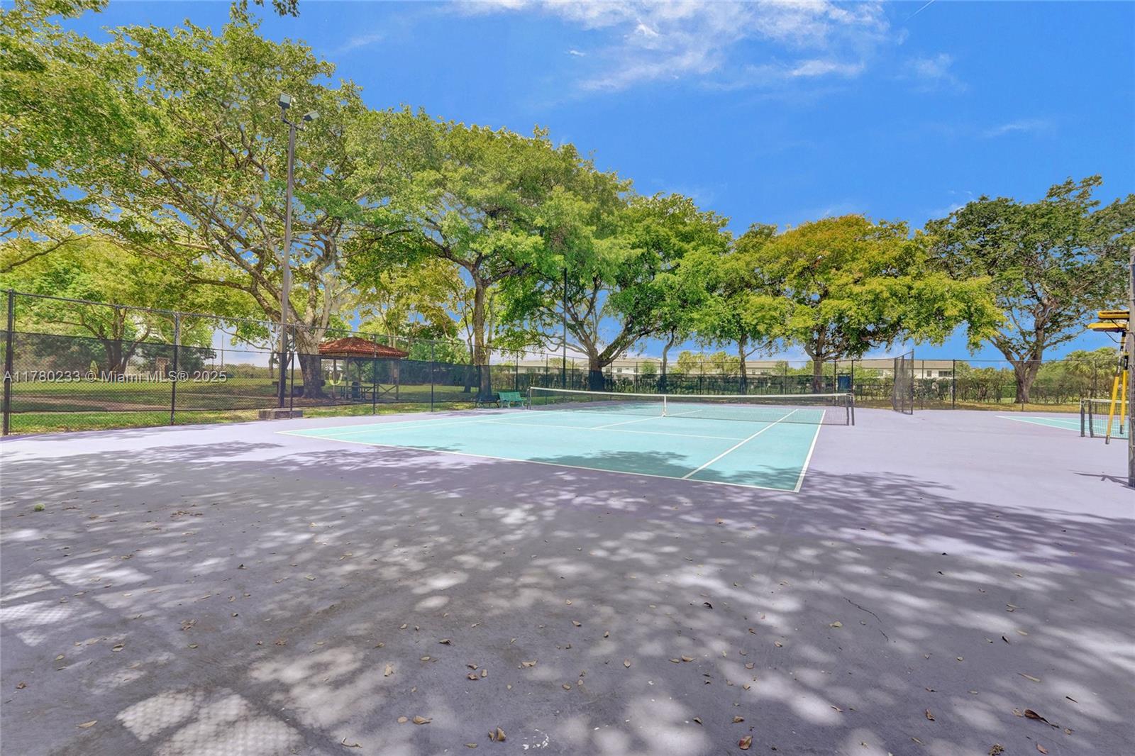 LAKE EMERALD CONDOMINIUM - Residential