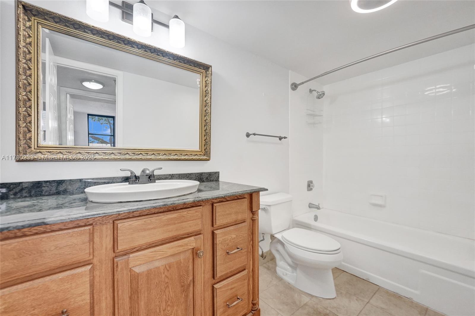 LAKE EMERALD CONDOMINIUM - Residential