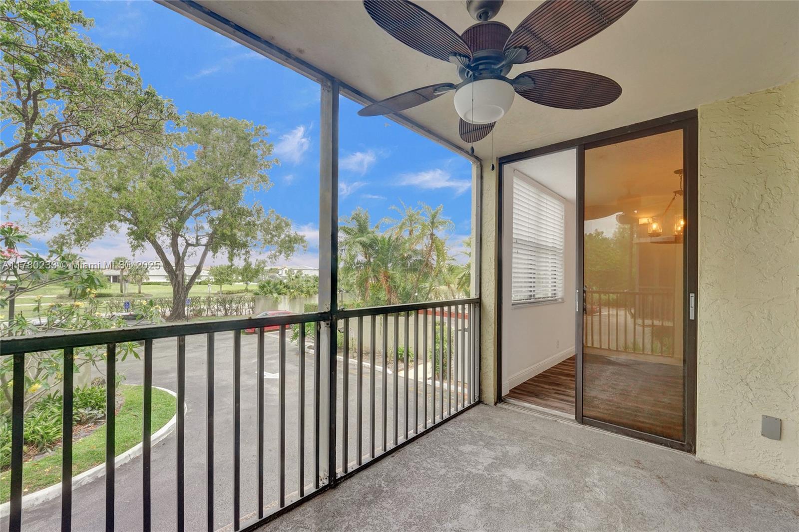 LAKE EMERALD CONDOMINIUM - Residential