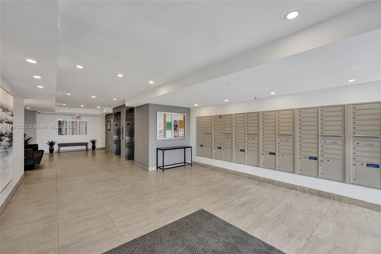 LAKE EMERALD CONDOMINIUM - Residential