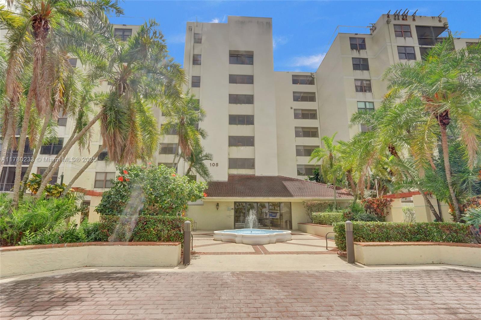 LAKE EMERALD CONDOMINIUM - Residential